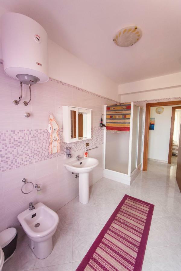 الشقق الفندقية فالديريتْشّيفي  Casa Vacanze L'Orizzonte المظهر الخارجي الصورة