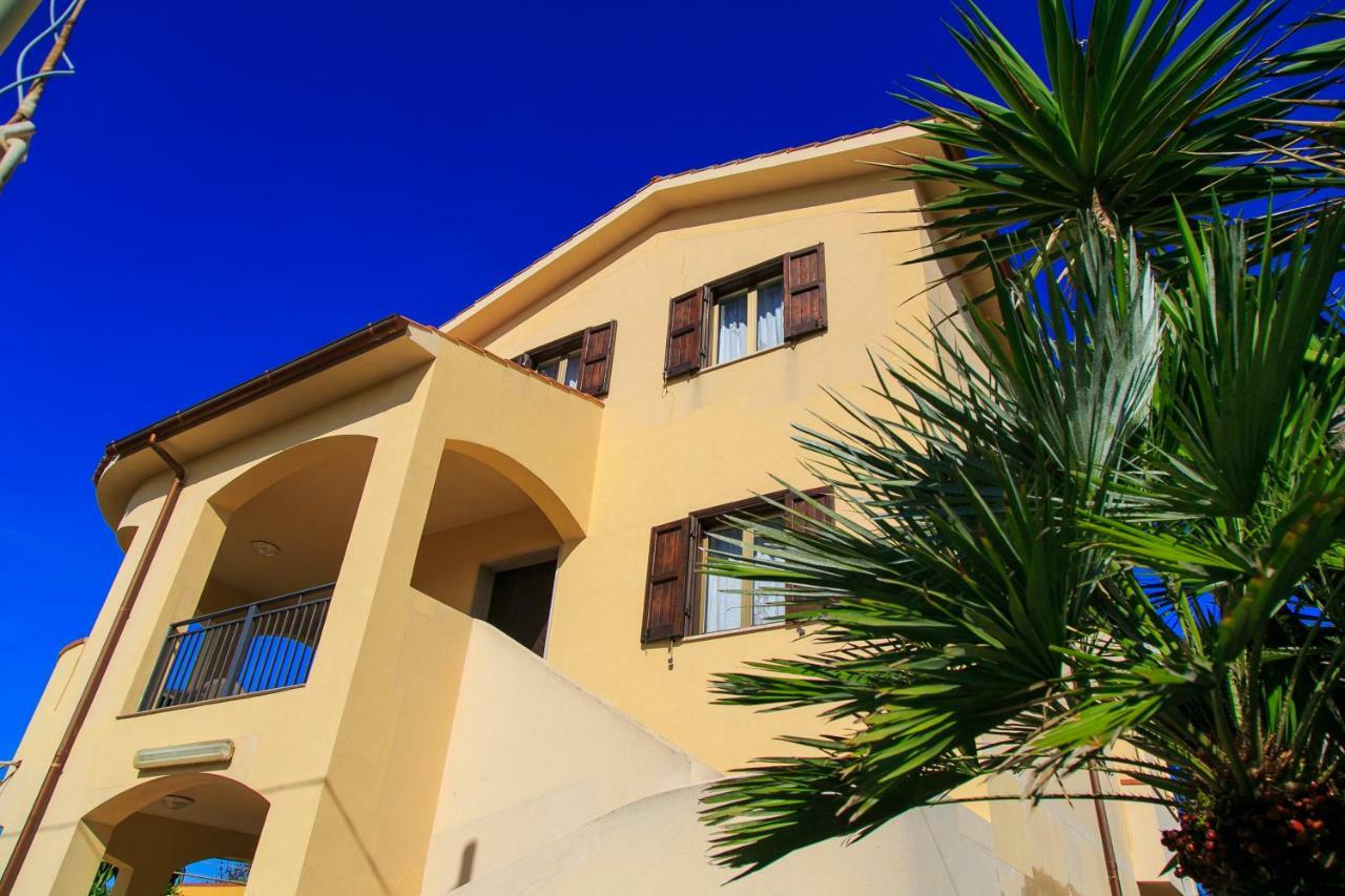 الشقق الفندقية فالديريتْشّيفي  Casa Vacanze L'Orizzonte المظهر الخارجي الصورة